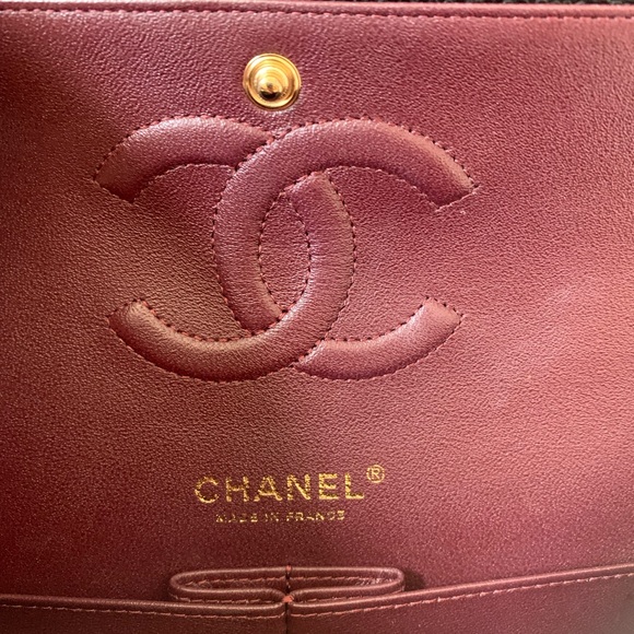 Chanel medium classic flap - Picture 17 of 17
